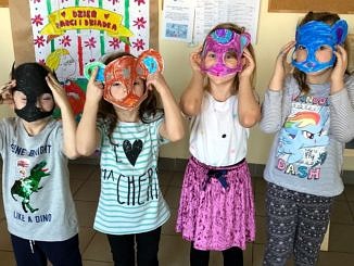 Rekrutacja Przedszkolaki w kolorowych maskach