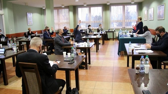 Radni gminy Wola Krzysztoporska głosują nad budżetem 2021