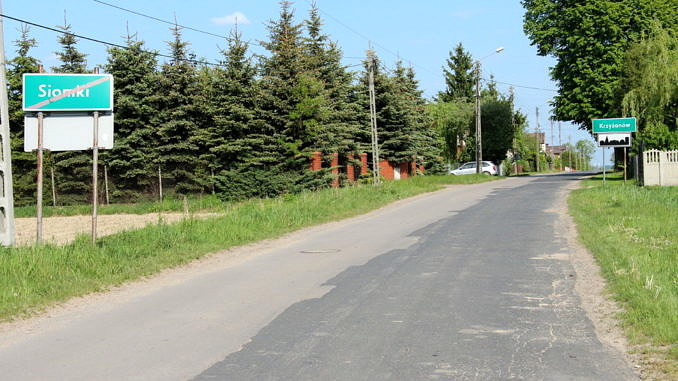 zniszczony asfalt - droga Siomki - Krzyżanów