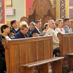 Uroczysta msza w kościele - w ławkach przedstawiciele samorządu