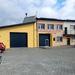 Rozbudowany Dom Ludowy w Gomulinie - garaż