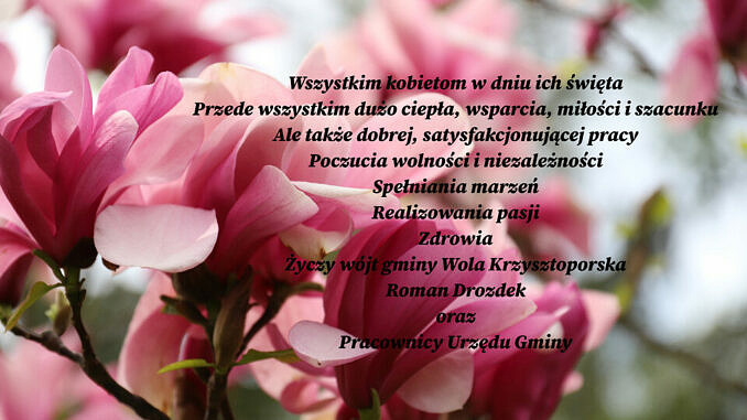 Życzenia na Dzień Kobiet na tle różowych magnolii