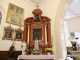Ołtarz boczny w kościele w Gomulinie - pomalowany na brązowo - przed renowacją